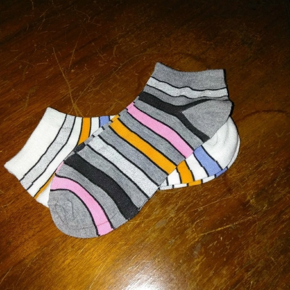 NEW 2 pr no show ankle socks - Picture 2 of 2